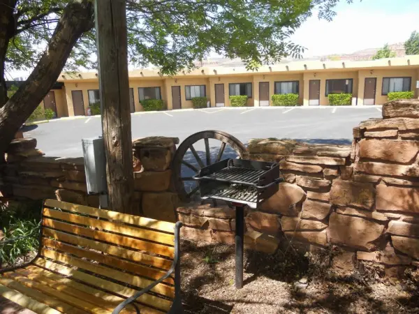 Redrock Country Inn 7
